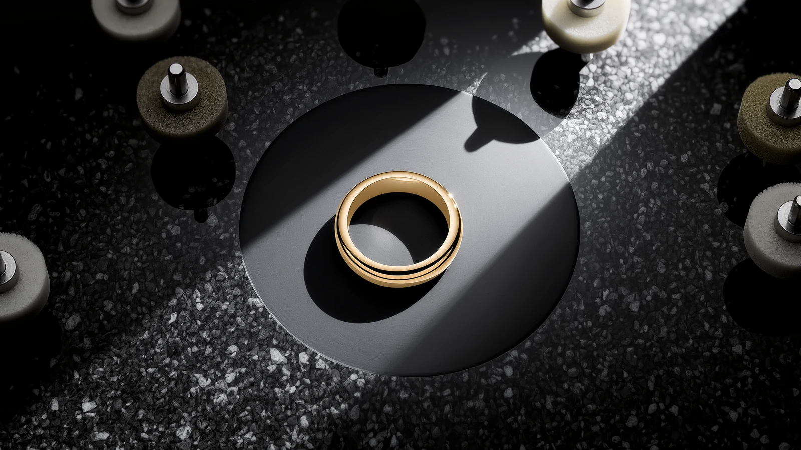 Die Eleganz eines Goldarmbands