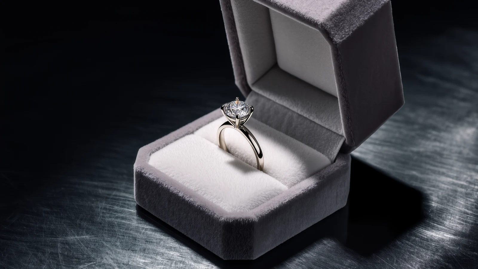 Schwarze Diamanten – mystisch und modern